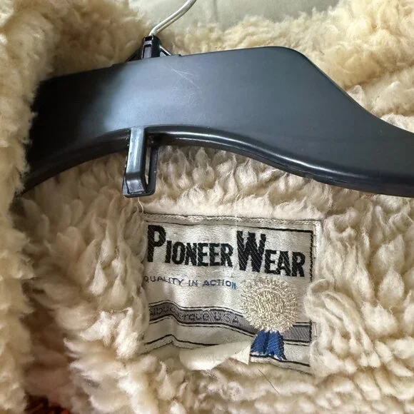 Pioneer Wear Vintage Mens Shearling Suede Coat With Embroidered Trim & Quilted L - Picture 7 of 8